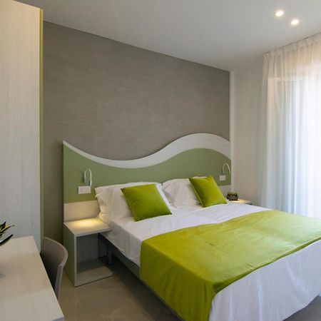 Residence Flow-R Риччоне Екстер'єр фото