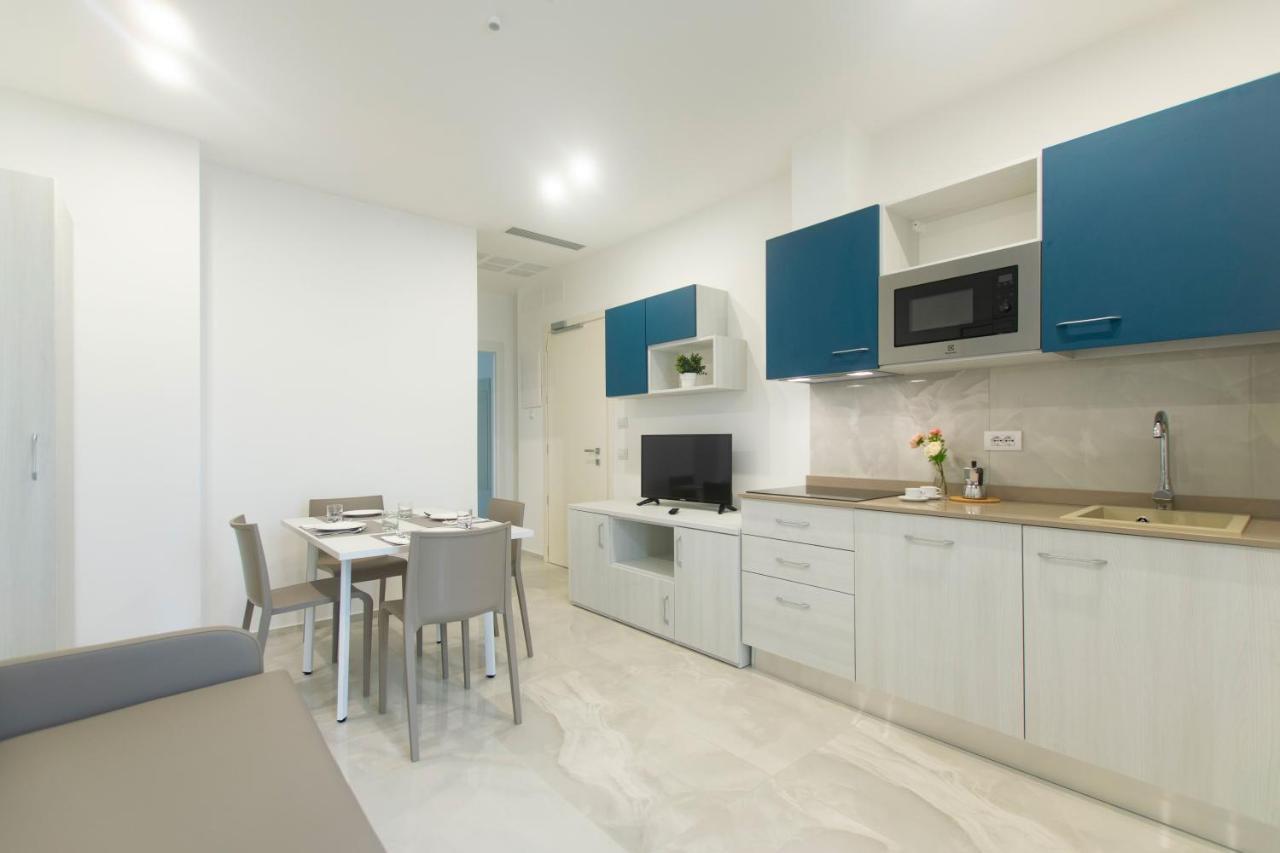 Residence Flow-R Риччоне Екстер'єр фото