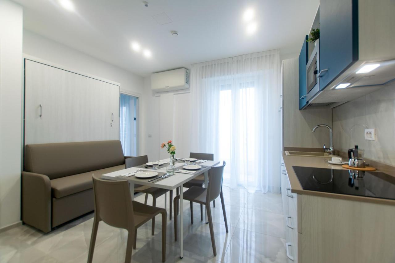 Residence Flow-R Риччоне Екстер'єр фото