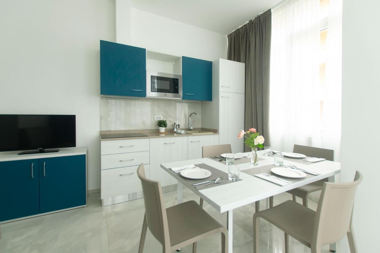 Residence Flow-R Риччоне Екстер'єр фото