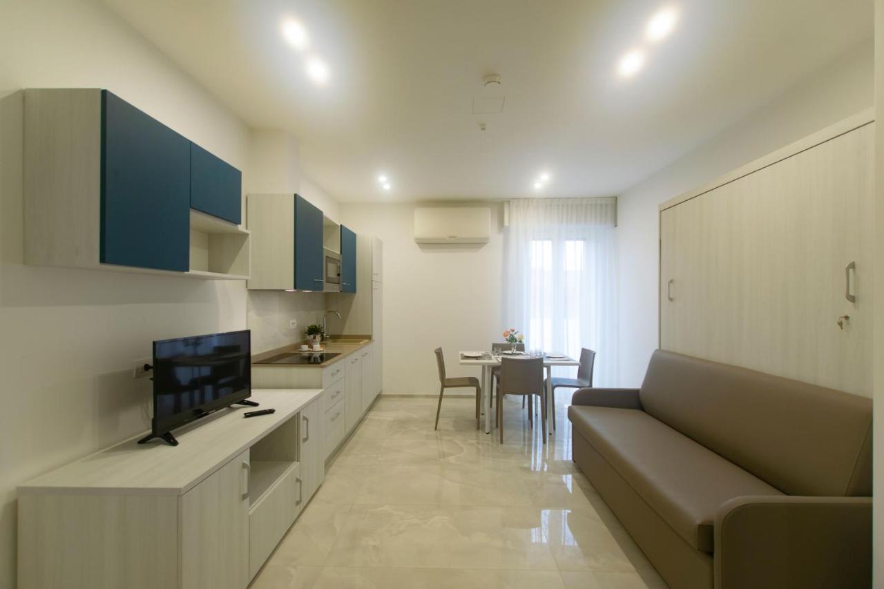 Residence Flow-R Риччоне Екстер'єр фото