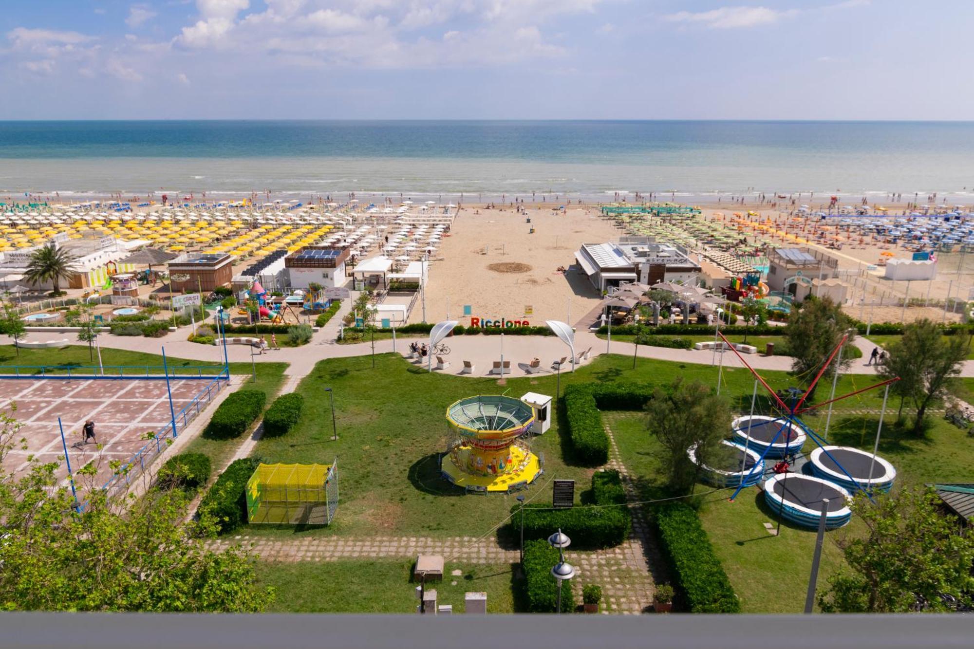 Residence Flow-R Риччоне Екстер'єр фото